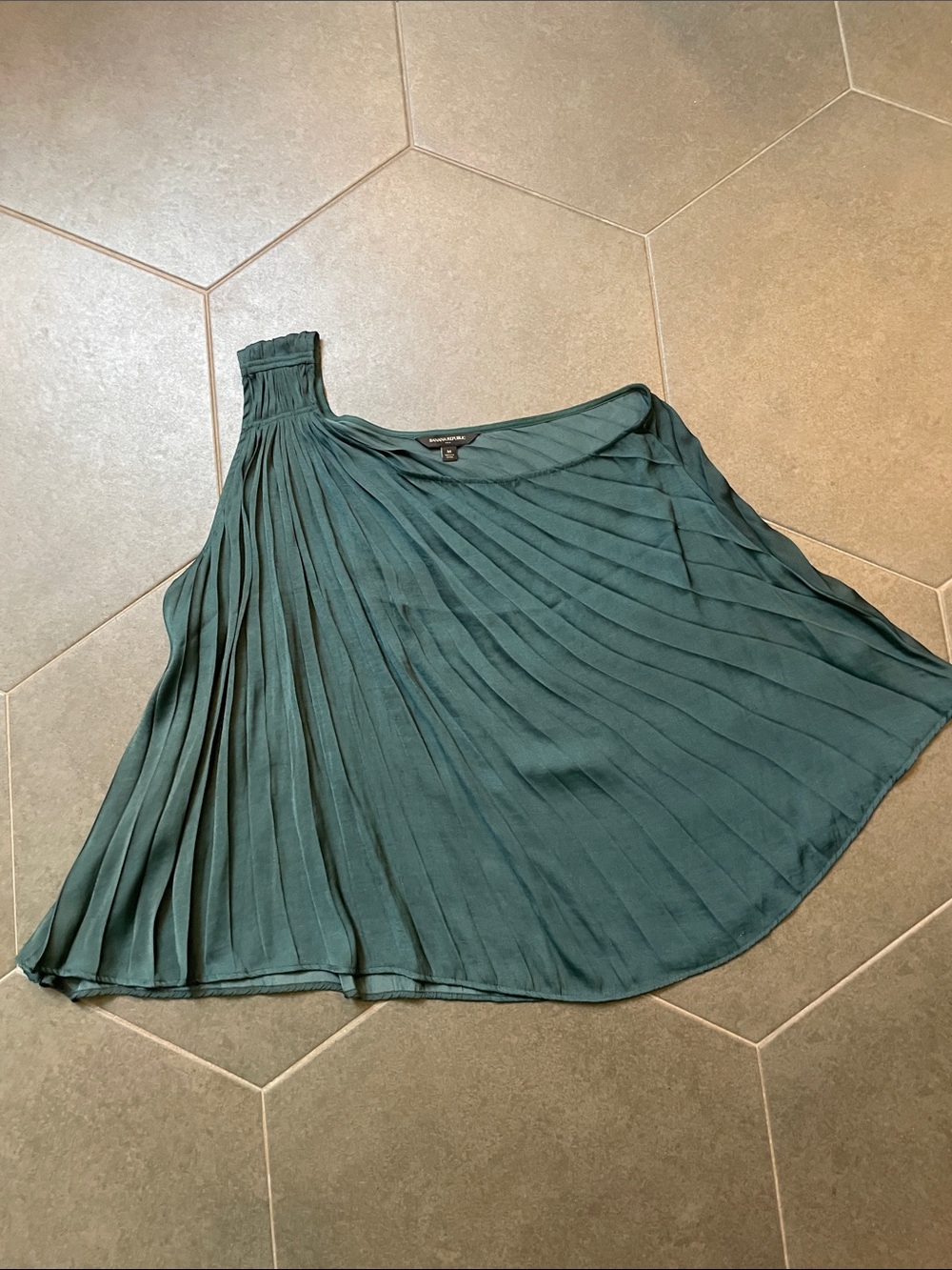 Banana Republic One-Shoulder Pleated Swing Top Emerald Green M
